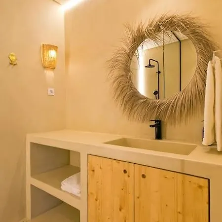 Boutique Rentals- Al Mar Beachfront *