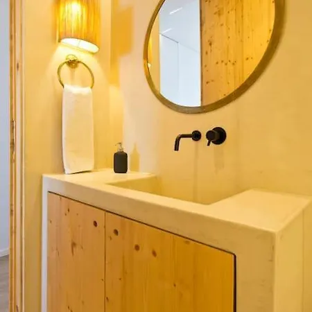 Daire Boutique Rentals- Al Mar Beachfront Póvoa de Varzim