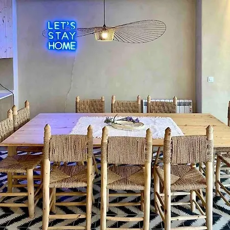 Boutique Rentals- Al Mar Beachfront Daire *