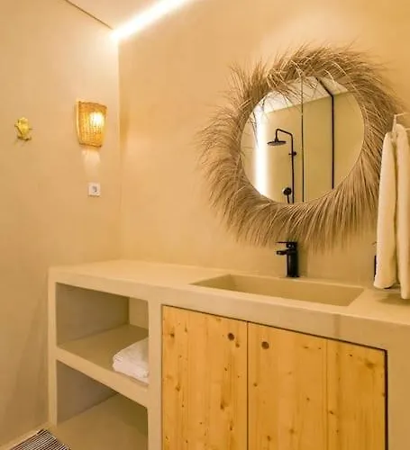 Boutique Rentals- Al Mar Beachfront *